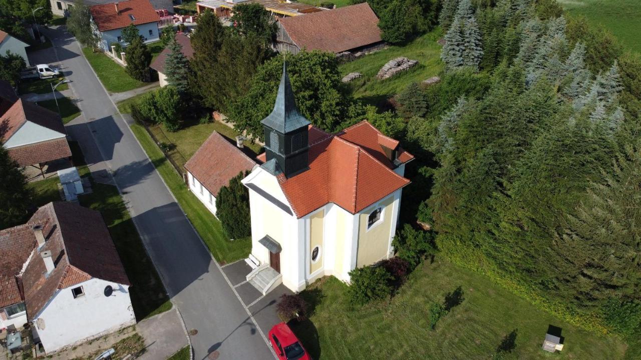 Готель Wohlfuehlhof Bachzelt Weitersfeld Екстер'єр фото